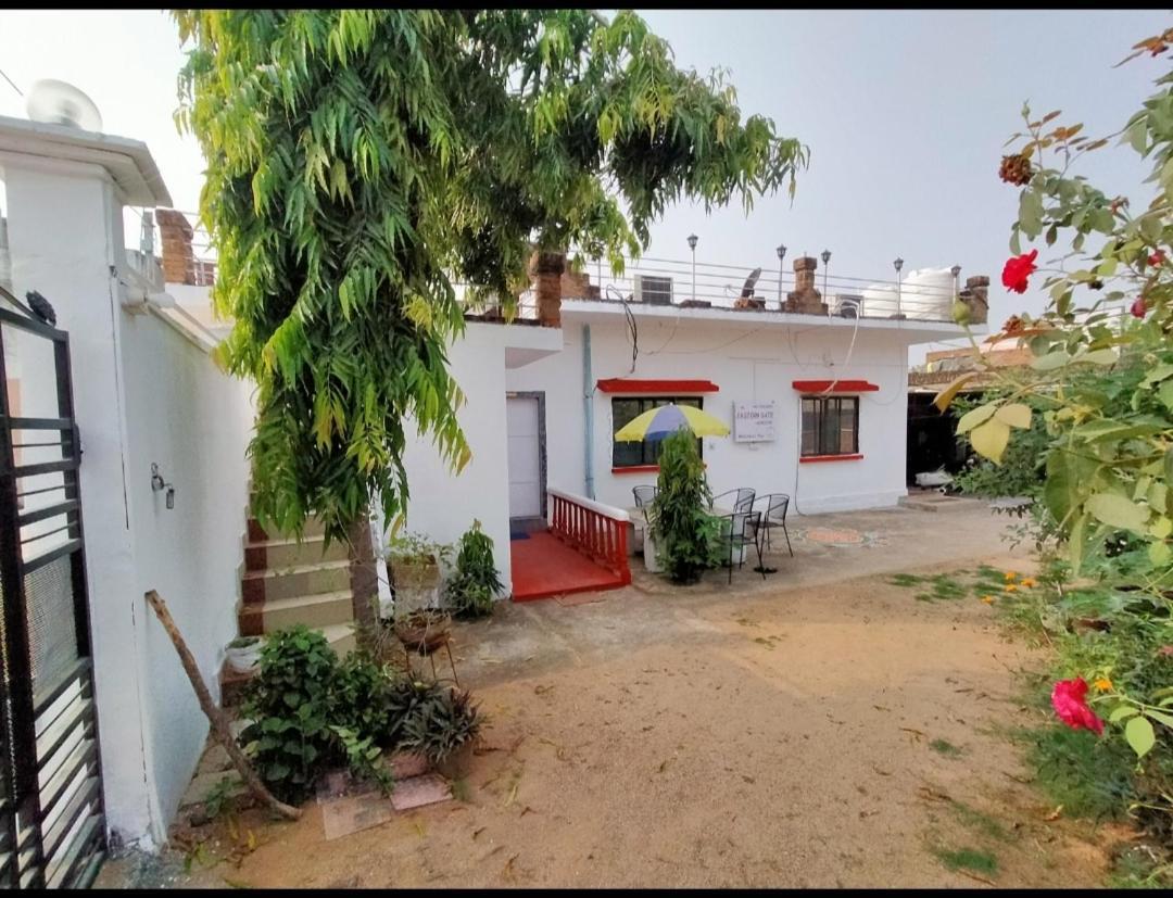 Eastern Gate Homestay 克久拉霍 外观 照片